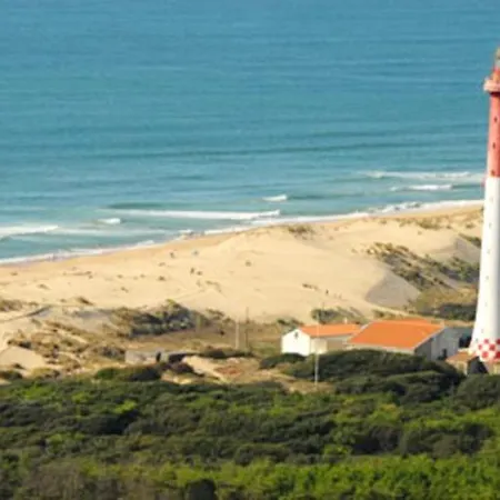 Bungalow With 3 Bedrooms In Les Mathes, With Shared Pool And Furnished Terrace - 6 Km From The Beach Ferienhaus