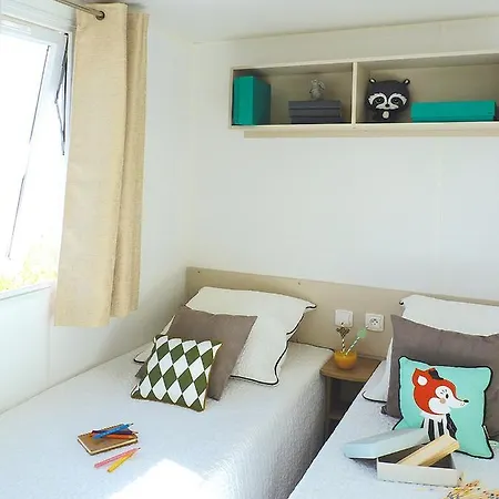 Bungalow With 3 Bedrooms In Les Mathes, With Shared Pool And Furnished Terrace - 6 Km From The Beach Les Mathes