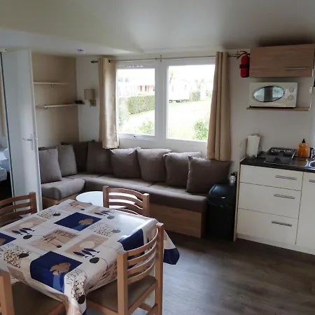 Ferienhaus Bungalow With 3 Bedrooms In Les Mathes, With Shared Pool And Furnished Terrace - 6 Km From The Beach Les Mathes