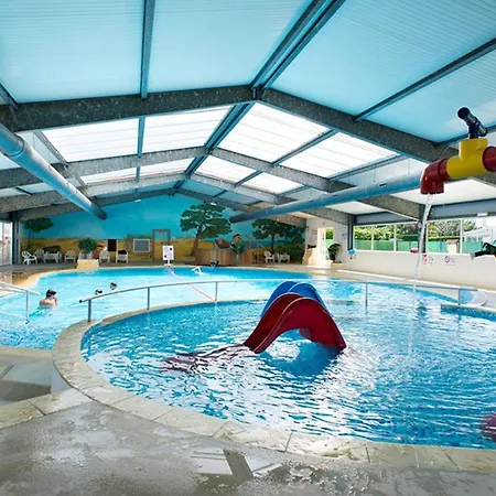 Bungalow With 3 Bedrooms In Les Mathes, With Shared Pool And Furnished Terrace - 6 Km From The Beach Les Mathes